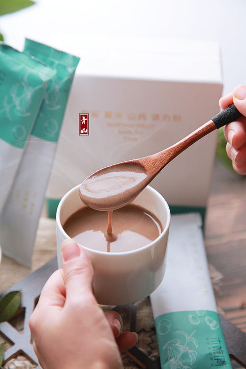 养生代餐粉与中药材 中国风静物摄影的艺术表达